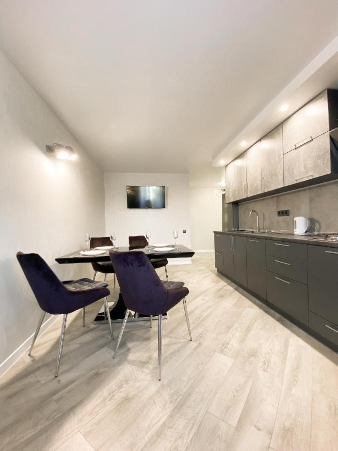 Стильні Апартаменти В Самому Центрі Біля Корпусного Саду - Мережа Helen Poltava Habitación foto