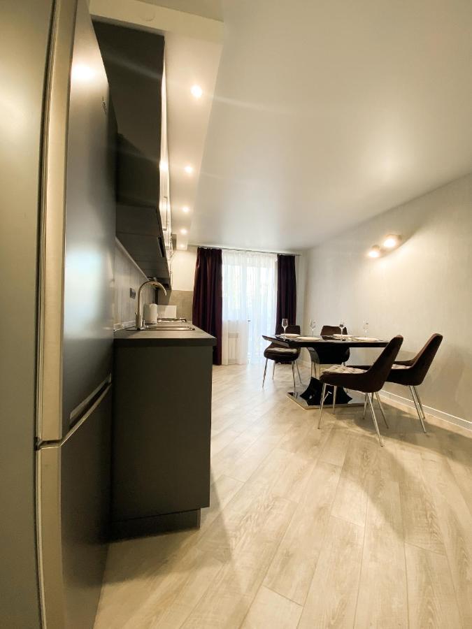 Стильні Апартаменти В Самому Центрі Біля Корпусного Саду - Мережа Helen Poltava Habitación foto